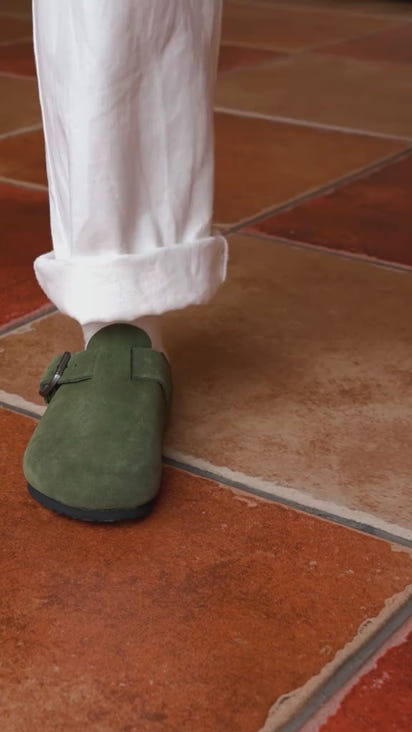 SORA Comfort Suede Clogs™